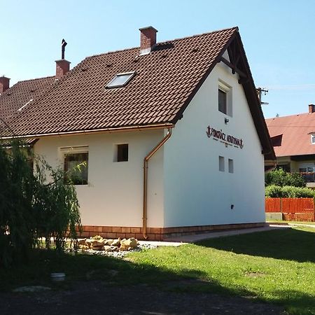 Pongracz Apartman Zirc Exteriör bild