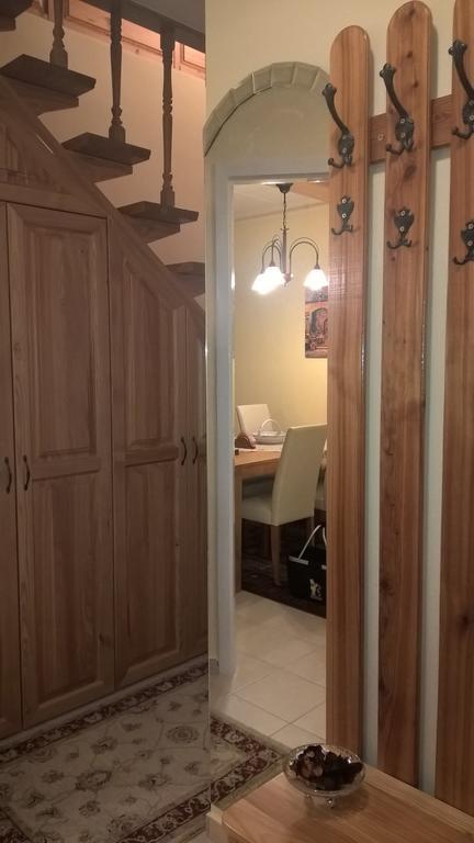 Pongracz Apartman Zirc Exteriör bild