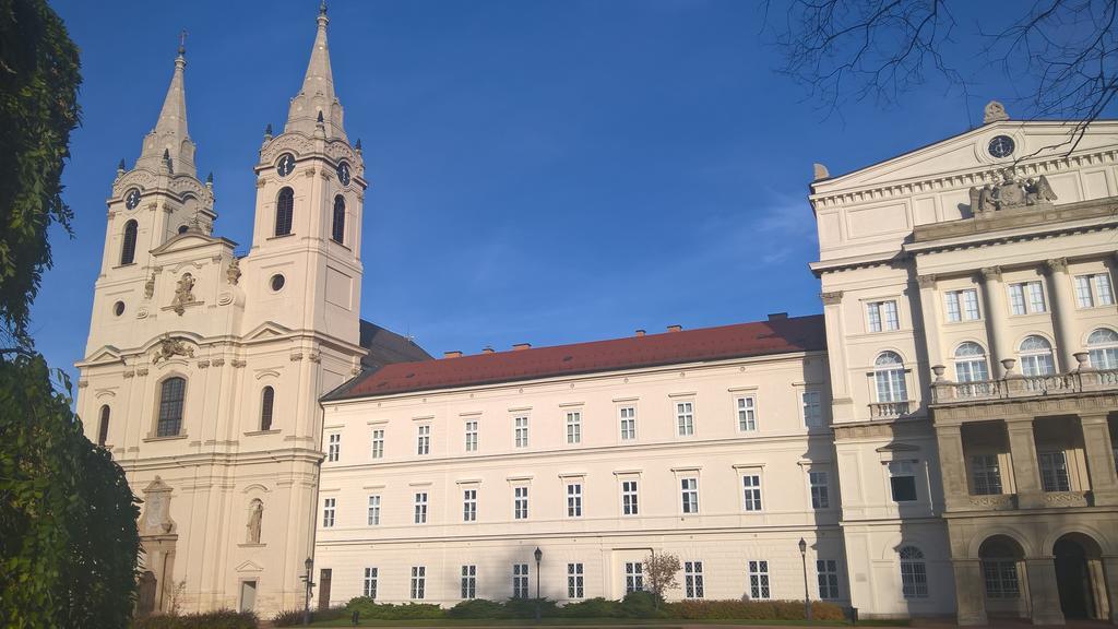 Pongracz Apartman Zirc Exteriör bild